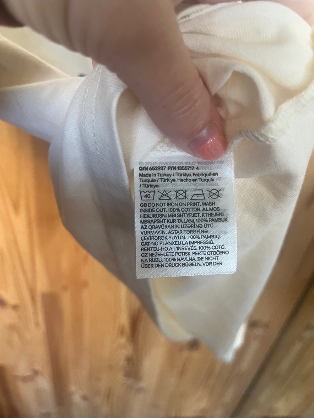 H&M Cream Short-Sleeve Graphic Tee (size 14+) - Picture 6 of 6